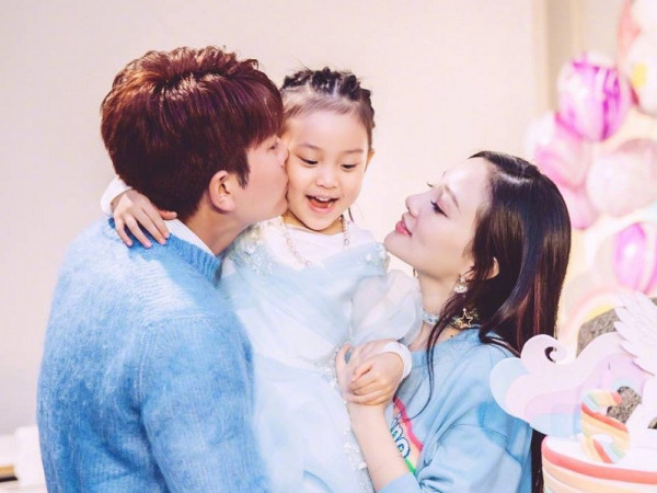 Có lẽ nào Giả Nãi Lượng - Lý Tiểu Lộ cuối cùng đã chính thức ly hôn?