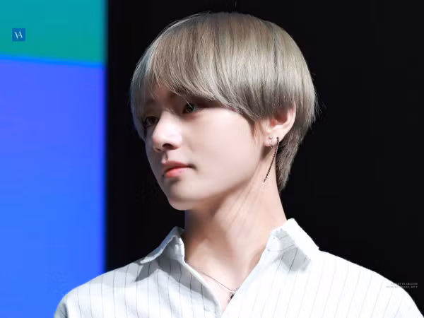 V (BTS) nhận cái kết đắng khi tìm cách bày tỏ tình cảm với thần tượng