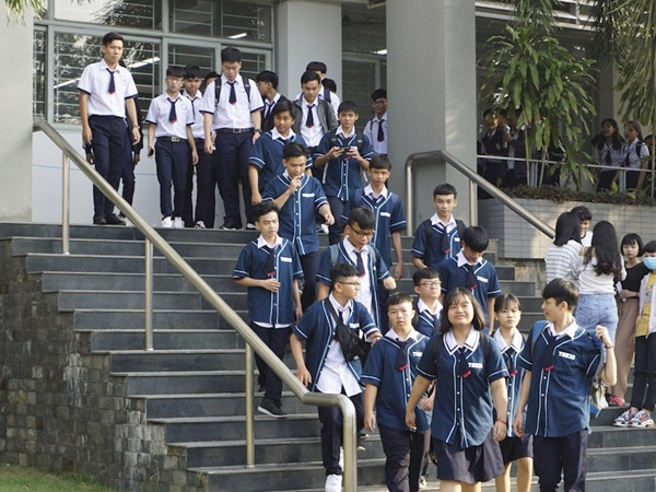 Trường cho phép học sinh lớp 12 học đại học