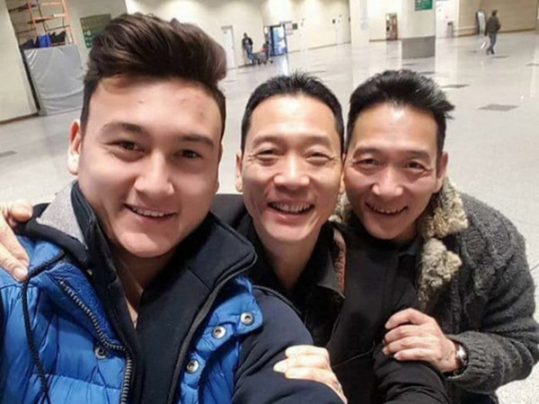 Văn Lâm thi đấu xuất sắc và những dòng cảm xúc hãnh diện, vỡ òa của người thân