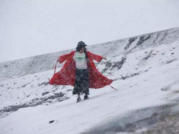 Cả thế giới nơi nắng nóng, nơi lũ lụt riêng Trung Quốc có tuyết rơi giữa tháng 7