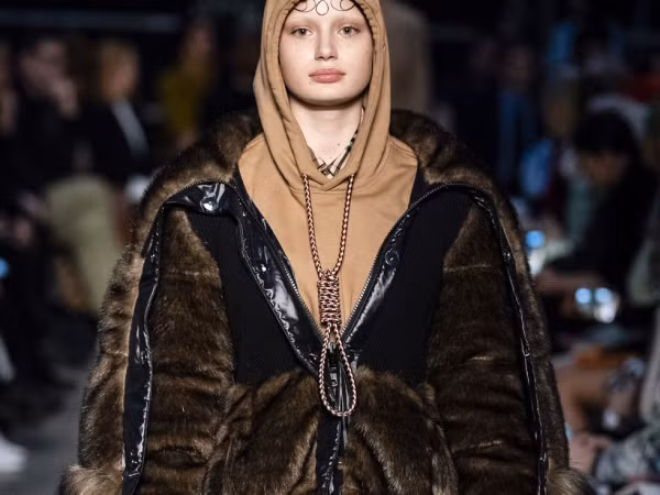 Burberry đã lên tiếng xin lỗi về mẫu thiết kế mới trong bộ sưu tập 2018/2019 vừa qua