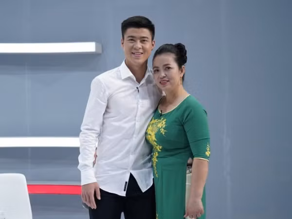 Mẹ Duy Mạnh đoán trúng 6 trận liên tiếp, đưa ra tỷ số khó tin ở chung kết
