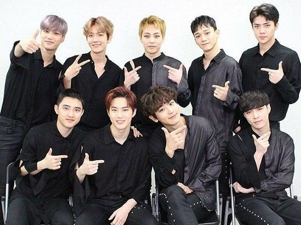 Tung logo vào nửa đêm, màn comeback được mong chờ mòn mỏi của EXO sắp đến gần