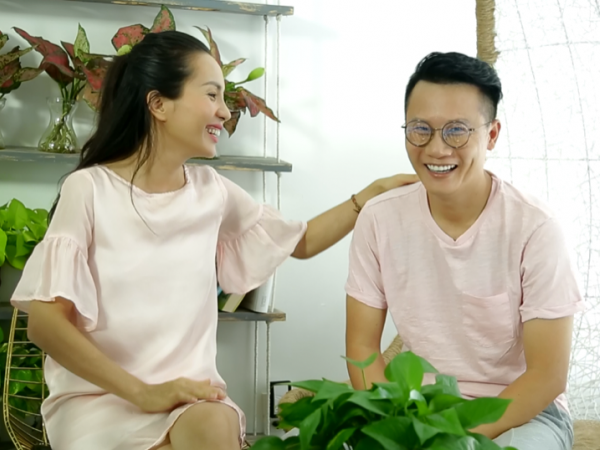 Vợ chồng nam ca sĩ Hoàng Bách thông báo sẽ có thêm em bé trong năm nay