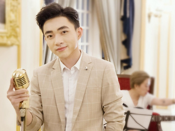 Trung Quang thử thách bản thân khi làm mới ca khúc được nhiều ca sĩ thể hiện thành công