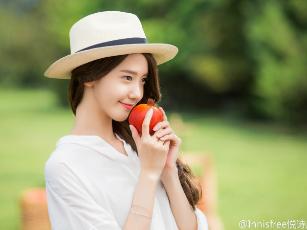 Những idol K-Pop có khuôn mặt nhỏ đến mức chẳng ai dám đứng gần