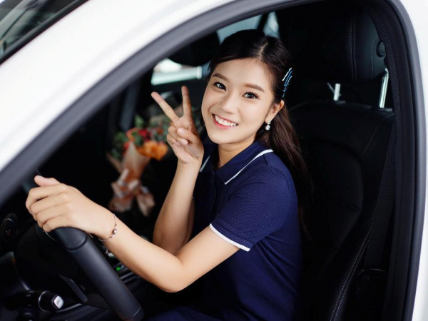 Kỷ niệm 5 năm Nam tiến, Hoàng Yến Chibi tự thưởng cho mình chiếc xế hộp gần 2 tỷ