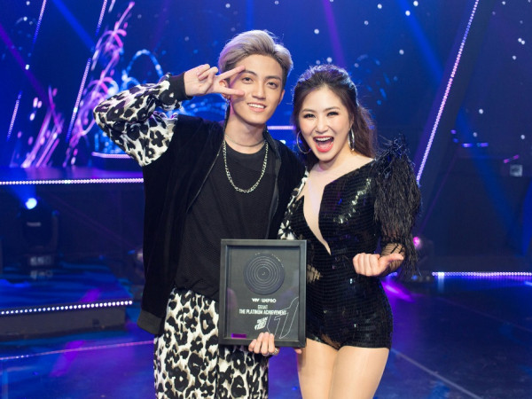 Không chỉ giúp học trò chiến thắng The Debut, Hương Tràm còn tiết lộ sẽ làm liveshow cuối năm