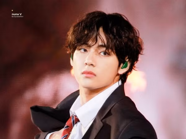 Ba khoảnh khắc đỉnh cao khiến V (BTS) hút hồn khán giả trong show giải trí Mỹ