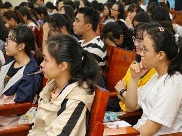 “Sử dụng mạng xã hội quá nhiều dễ mắc bệnh hoang tưởng”