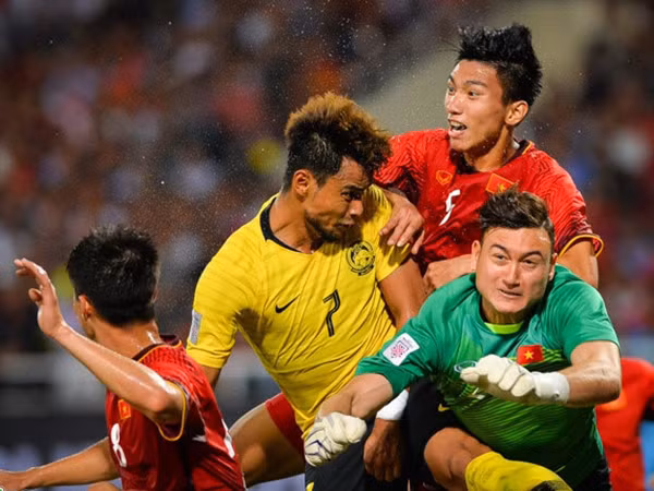 "Mưa tiền thưởng" cho tuyển Việt Nam sau ngôi vô địch AFF Cup