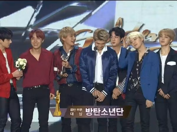 Ngày trao giải thứ hai của "Golden Disk Awards" lần thứ 32: BTS đạt Daesang