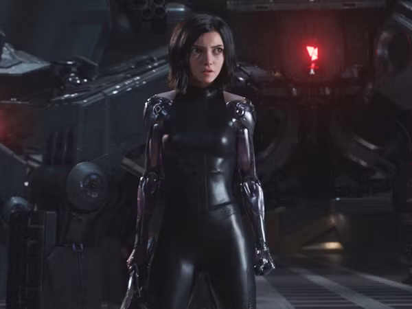 "Alita: Battle Angel" bất ngờ "chào sân" Việt Nam với thành tích rực rỡ đúng Valentine