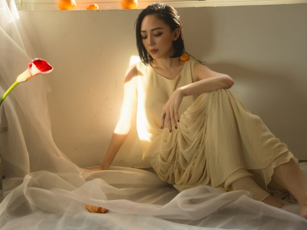 Tóc Tiên “đánh đố” khán giả khi tung teaser và poster với mật mã lạ lùng