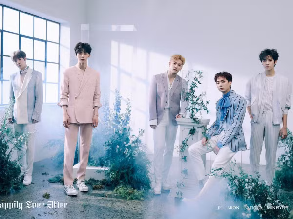 Những màn phản ứng "bá đạo" của NU'EST khi chơi tàu lượn siêu tốc