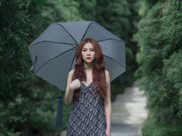 Thu Thuỷ suýt ngất khi dầm mưa nhiều giờ đồng hồ để ghi hình MV cho ca khúc mới