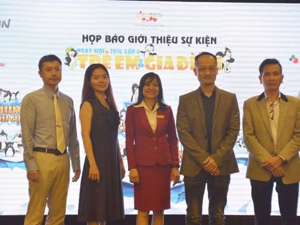“Vương quốc chim cánh cụt” - Điểm hẹn gia đình mùa Giáng Sinh