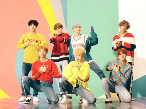 BTS gây nghiện với tiếng huýt sáo và vũ đạo “kẹo cao su dính giày” trong MV "DNA"