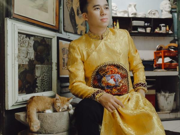 Phạm Hồng Minh đón năm mới bằng bộ ảnh rực rỡ