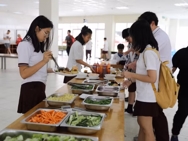 TP.HCM: Teen trường Quốc tế Canada hào hứng với tuần lễ “Ăn uống lành mạnh”