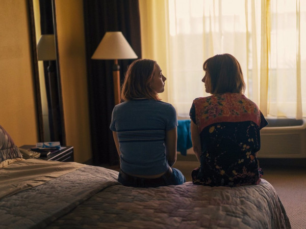 “Lady Bird” và những xung đột gay gắt giữa mẹ và cô con gái tuổi nổi loạn