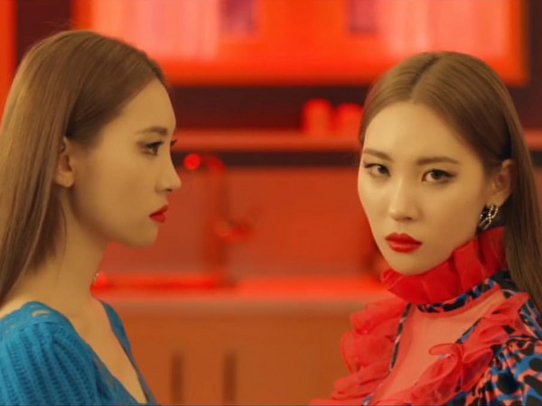 Sunmi mê hoặc với đôi chân dài thon thả cùng vũ đạo "tiên cá vẫy đuôi" trong hit mới