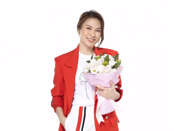 Hơn 20 năm giữa showbiz nhiều vội vàng và nhiều thay đổi, có một Mỹ Tâm luôn bình tĩnh sống