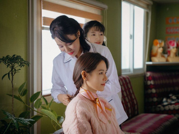 Tìm đâu ra hội chị em bạn dì đáng yêu như phim “Hạ Cánh Nơi Anh”?