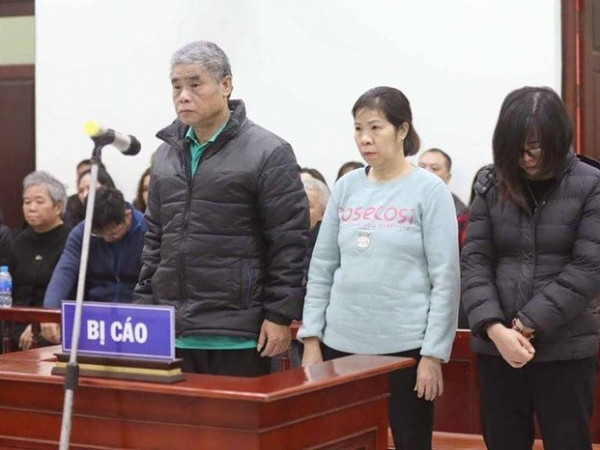 Nữ giáo viên chủ nhiệm bé trai 6 tuổi tử vong trường Gateway liên tục cúi đầu, bật khóc tại toà