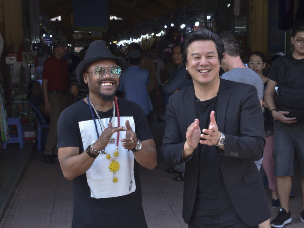 Apl De Ap (Black Eyed Peas) hứng thú trải nghiệm văn hoá Sài Gòn cùng nghệ sĩ Thanh Bùi