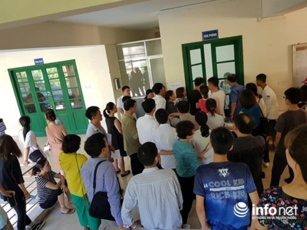 "Mùa tuyển sinh vào lớp 10 của Hà Nội đúng là kinh hoàng với cả gia đình tôi"