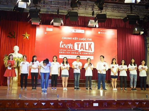 Cuộc thi hùng biện tiếng Anh TEEN TALK 2018: Gay cấn đến phút cuối cùng