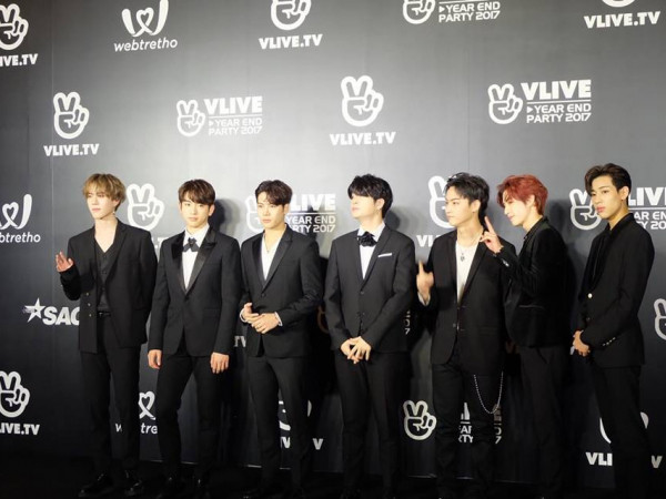 Thảm đỏ đêm nhạc "V Live Year End Party 2017": Các fan vỡ òa vì GOT7