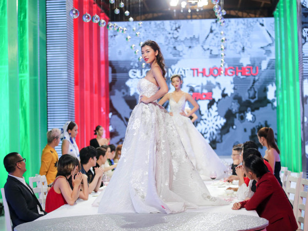 The Face tập 6: Đồng Ánh Quỳnh làm đổ nước, Hoàng Thùy tung câu nói: "Chịu chơi thì phải chịu bẩn"