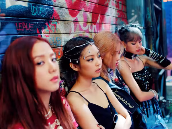 BLACKPINK phải hủy họp báo comeback vì thảm họa cháy rừng