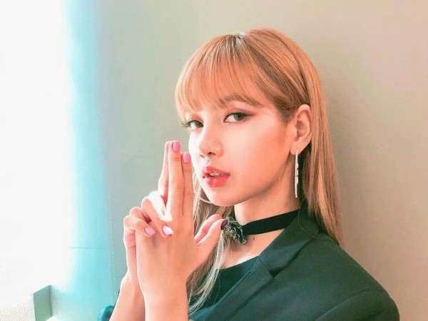 Bối rối vì không sõi tiếng Hàn, Lisa (Black Pink) vẫn đáng yêu đến không ngờ