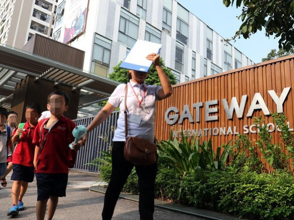 NÓNG: Khởi tố cô giáo chủ nhiệm vụ bé trai trường Gateway tử vong