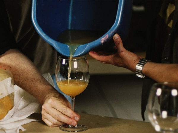 Trào lưu mới trên Tik Tok hướng dẫn teen pha chế loại đồ uống cực kỳ nguy hiểm