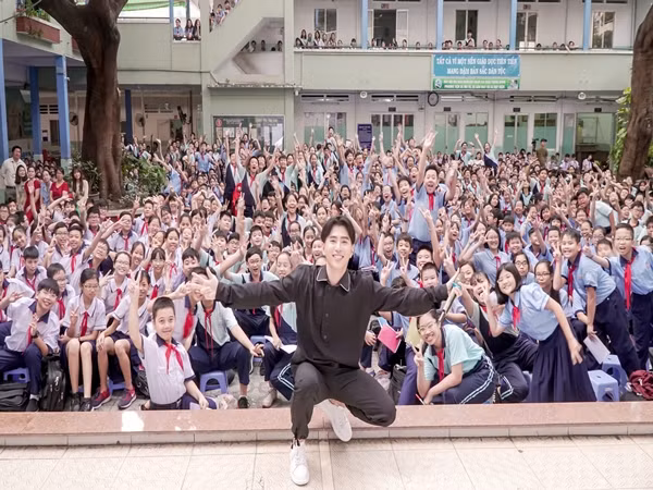 “Soái ca” Will (365) “quậy tưng” cùng teen THCS Bạch Đằng