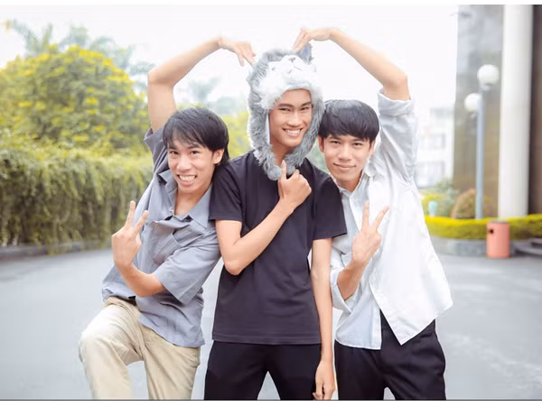 Đối thoại cùng 1977 Vlog: Ba anh chàng đứng sau nút vàng Youtube chỉ với 4 video