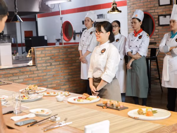 Lộ diện Top 14 "Đầu bếp thượng đỉnh" sẽ bước vào đấu trường "Top Chef Việt Nam"