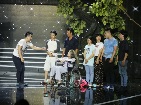 Cười Xuyên Việt 2017: Huỳnh Lập hỗ trợ Lâm Thắng tranh tài cùng Hồng Thanh ở chung kết