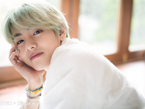 Không nghi ngờ gì nữa, V (BTS) chính là người bạn có tâm nhất hệ Mặt Trời