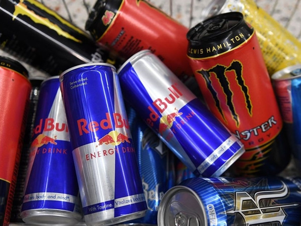 Teen ở Anh đã bị cấm mua loại nước mà học sinh Việt mua uống thường xuyên!