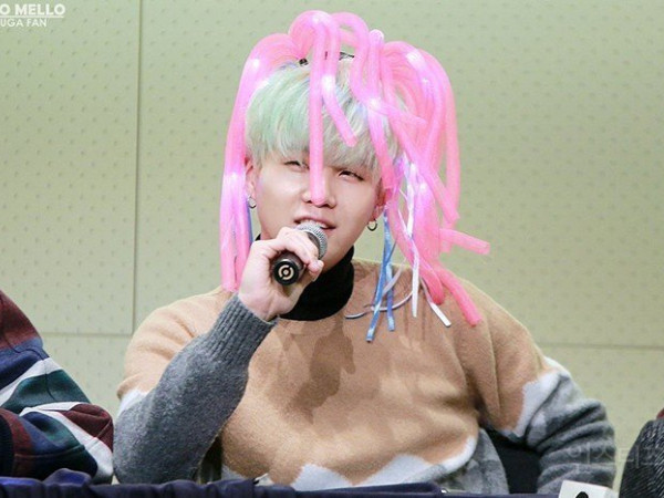 Các chàng trai BTS vốn đã “lầy”, hóa ra fan BTS còn “lầy lội” hơn gấp bội