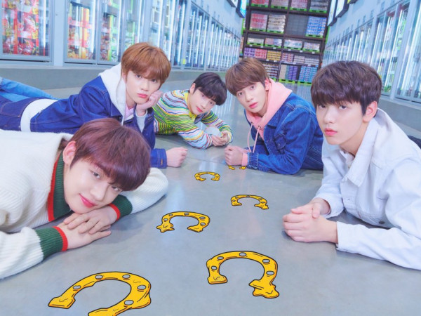 Nhìn ảnh chế của fan, mới biết TXT và BTS khác nhau một trời một vực