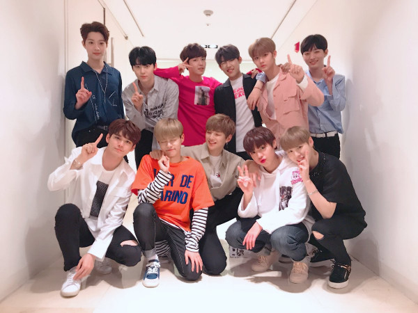Fan của Wanna One bị bắt giữ tại Malaysia vì bán đồ lưu niệm của nhóm mà chưa xin phép