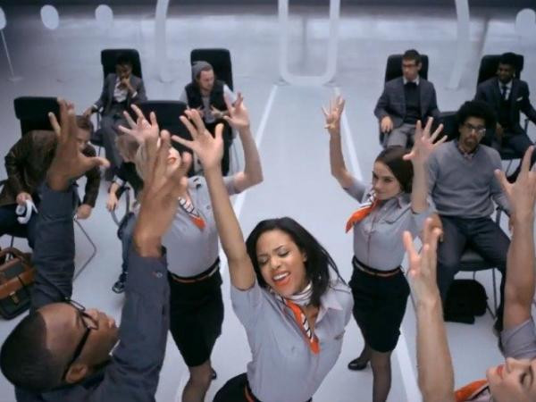 Chắn chắn bạn sẽ vô cùng thích thú khi xem video hướng dẫn an toàn bay này