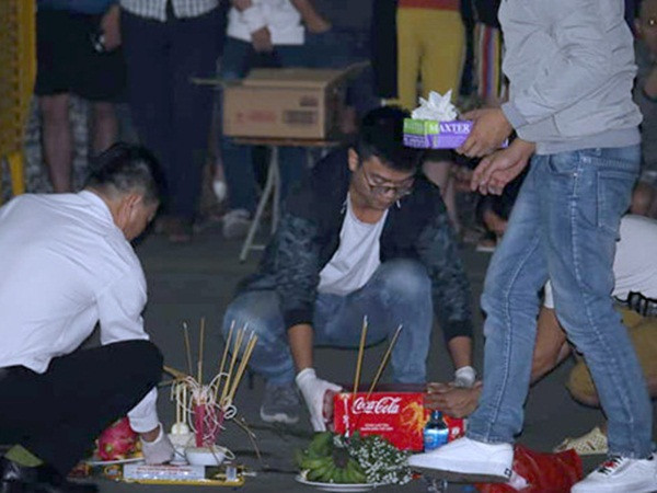 Nữ sinh khai ném con từ tầng 31 sau ca vượt cạn